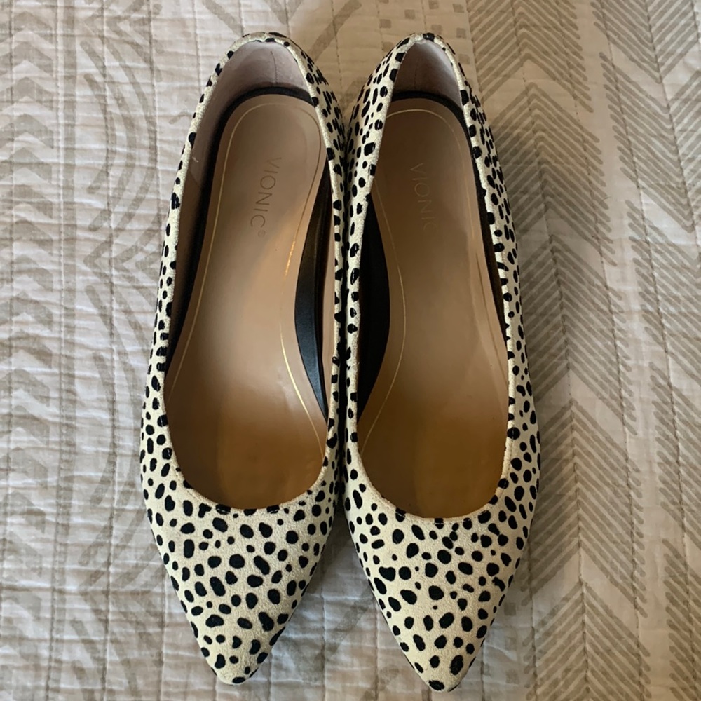 Like new Vionic flats